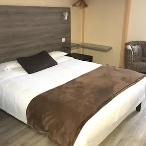 2* ホテル エックス